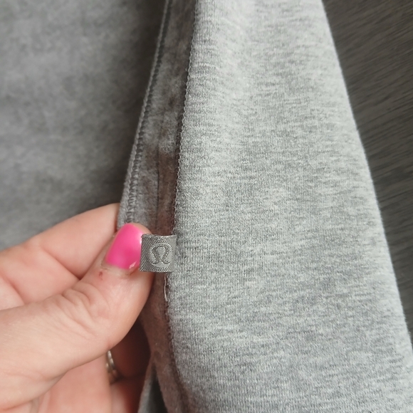 Lululemon Short Sleeve Swestshirt Nwot Size 8 - Picture 3 of 4